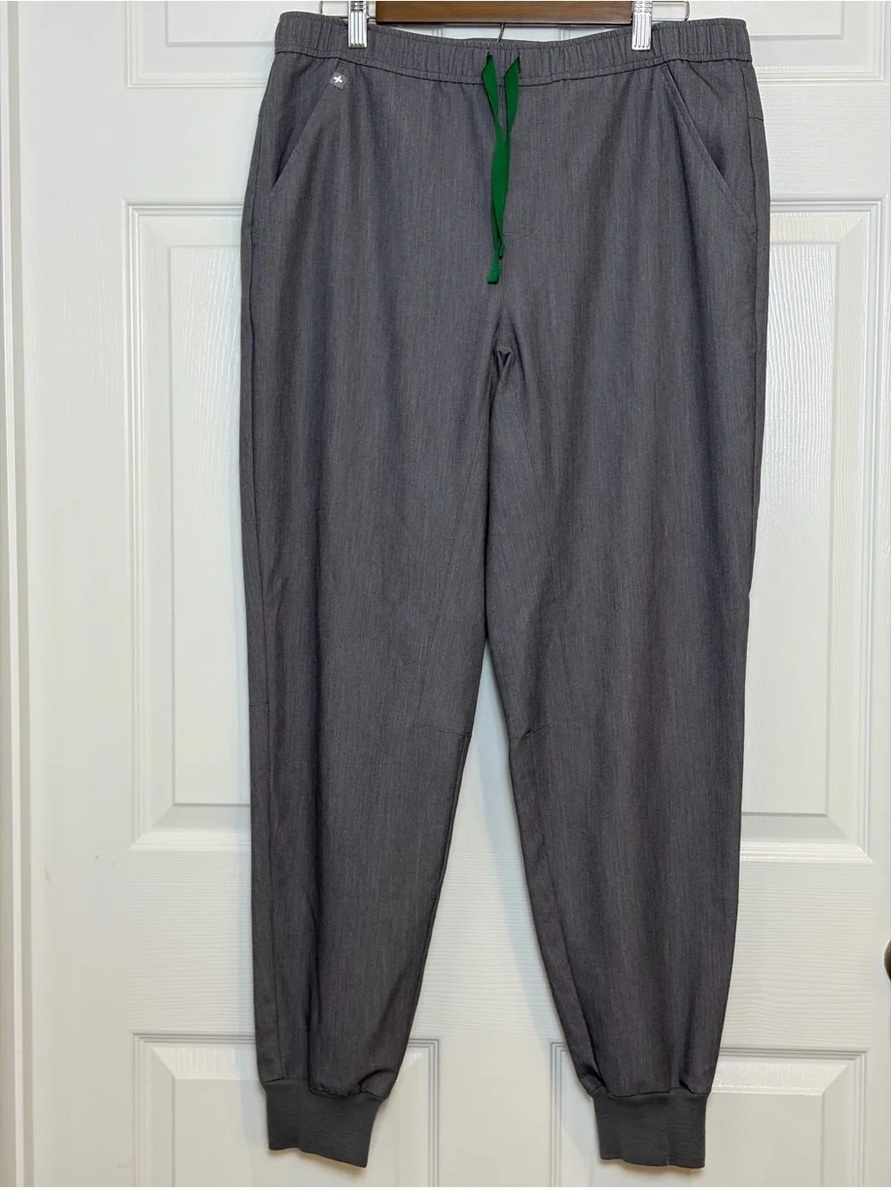 Figs Tansen Men's Graphite Jogger Scrub Pant | Size L